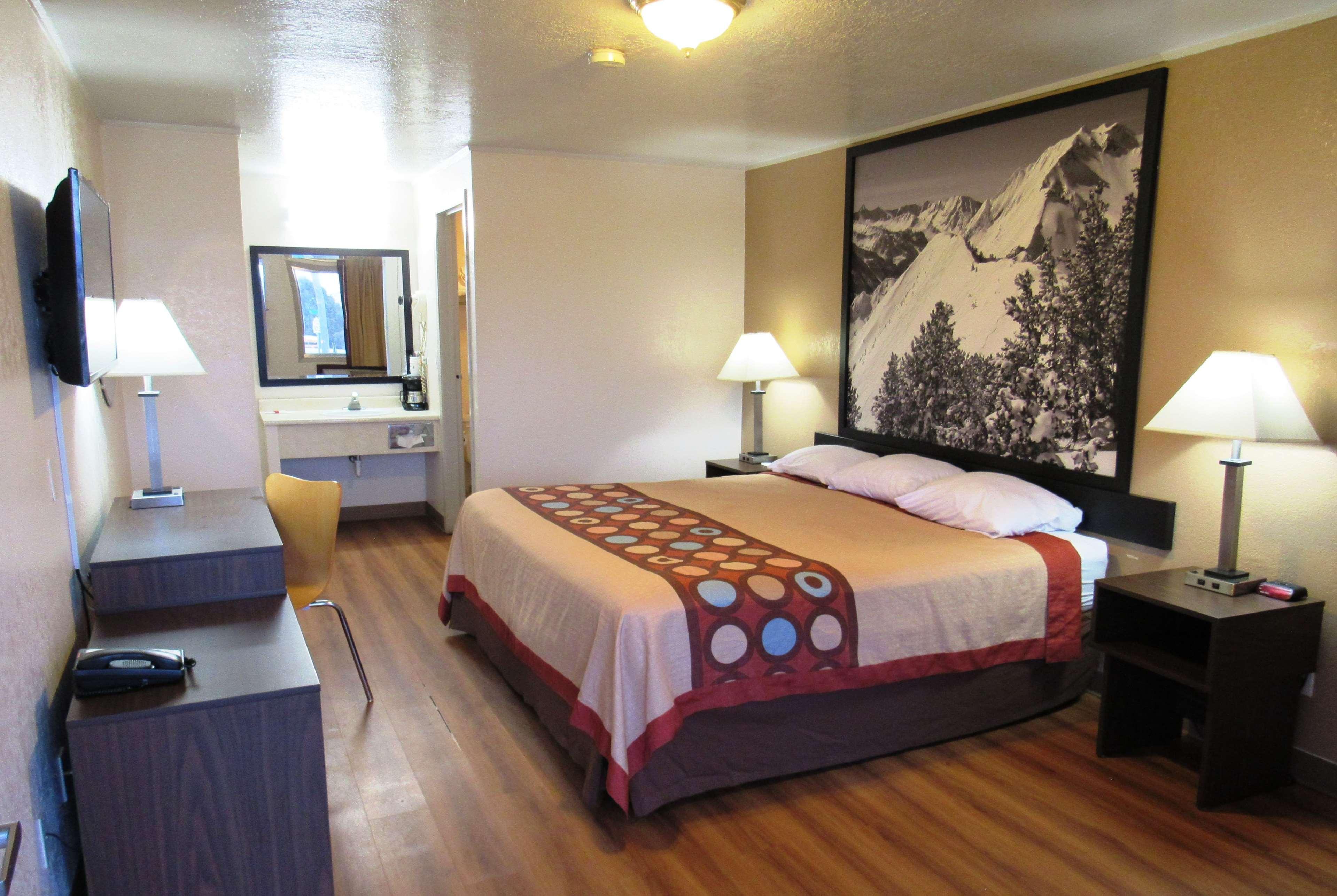 Super 8 By Wyndham Evanston Buitenkant foto